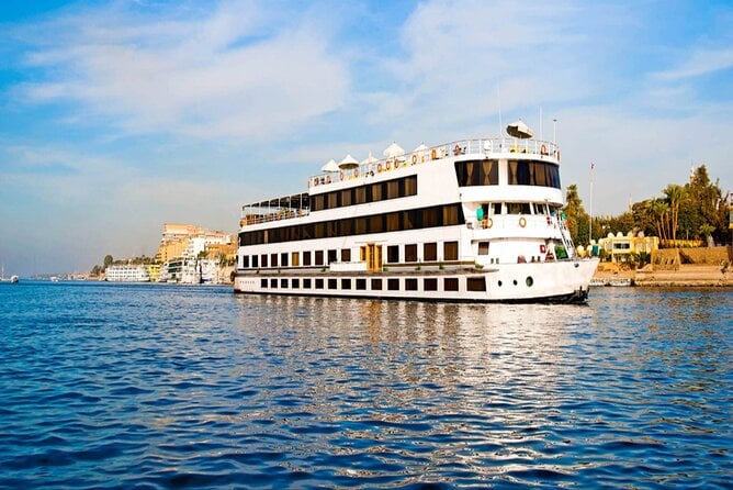 Private 5-Day Lake Nasser Cruise Package to Abu Simbel