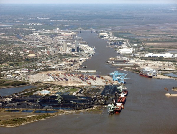 The Alabama State Port Authority’s Port of Mobile is undergoing expansion of container-handling facilities, as well as roll-on/roll-off terminal development.