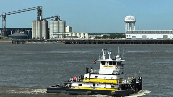 https://www.ajot.com/images/uploads/article/745-tugboat-baton-rouge.jpg