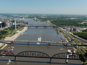 https://www.ajot.com/images/uploads/article/Barge_traffic_Mississippi_River_STL_1.jpg