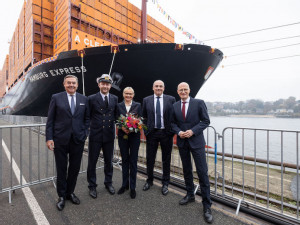 Hapag-Lloyd christens the “Hamburg Express” in the Port of Hamburg