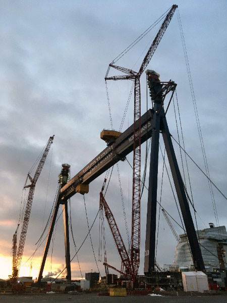 The Goliath crane during the final lifting stage