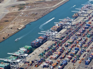 https://www.ajot.com/images/uploads/article/oakland-international-container-terminal.jpg