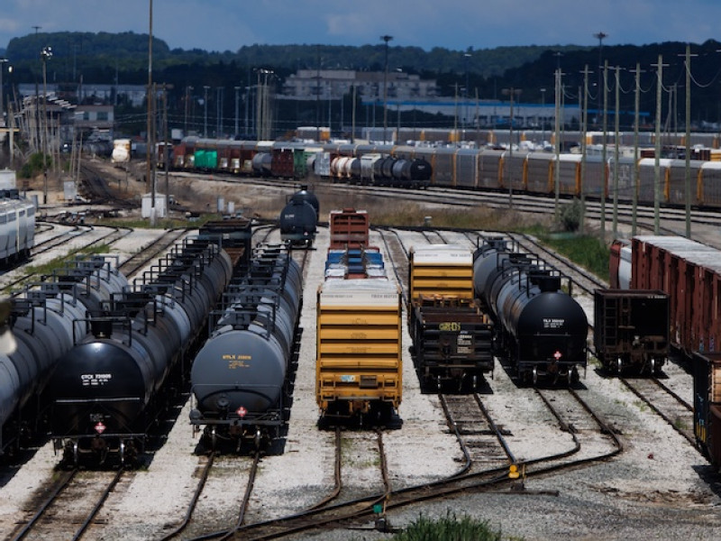 Canada railways lock out unionized workers, snarling trade