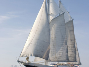 https://www.ajot.com/images/uploads/article/Rotterdam-Cabo-Verde_eendracht-tsr1.jpg