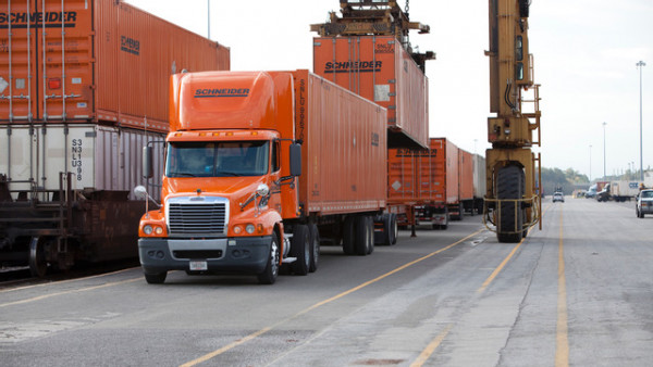 https://www.ajot.com/images/uploads/article/Schneider-Intermodal-baltimore.jpg